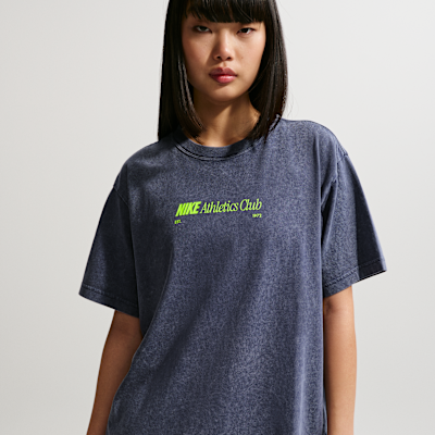 Nike Sportswear Classic Women's Oversized T-Shirt. Nike.com